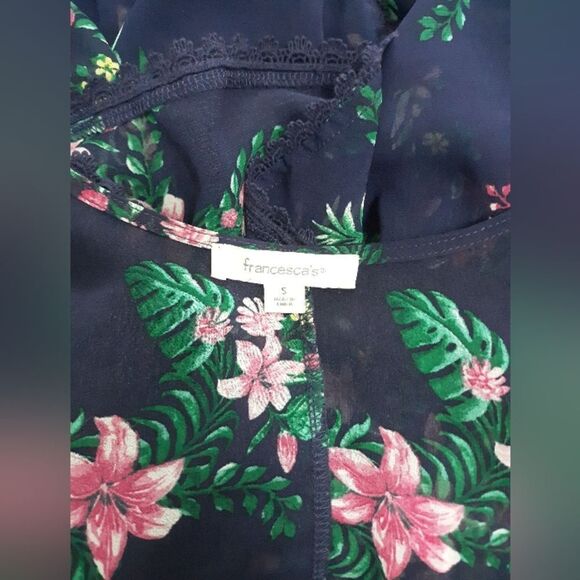 Francesca's floral cover-up - Picture 4 of 5